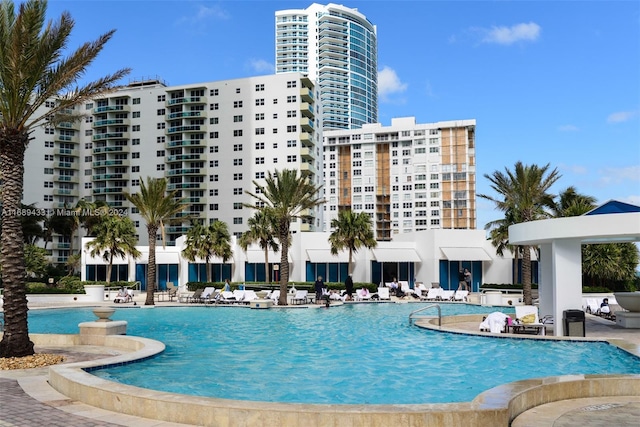 view of swimming pool