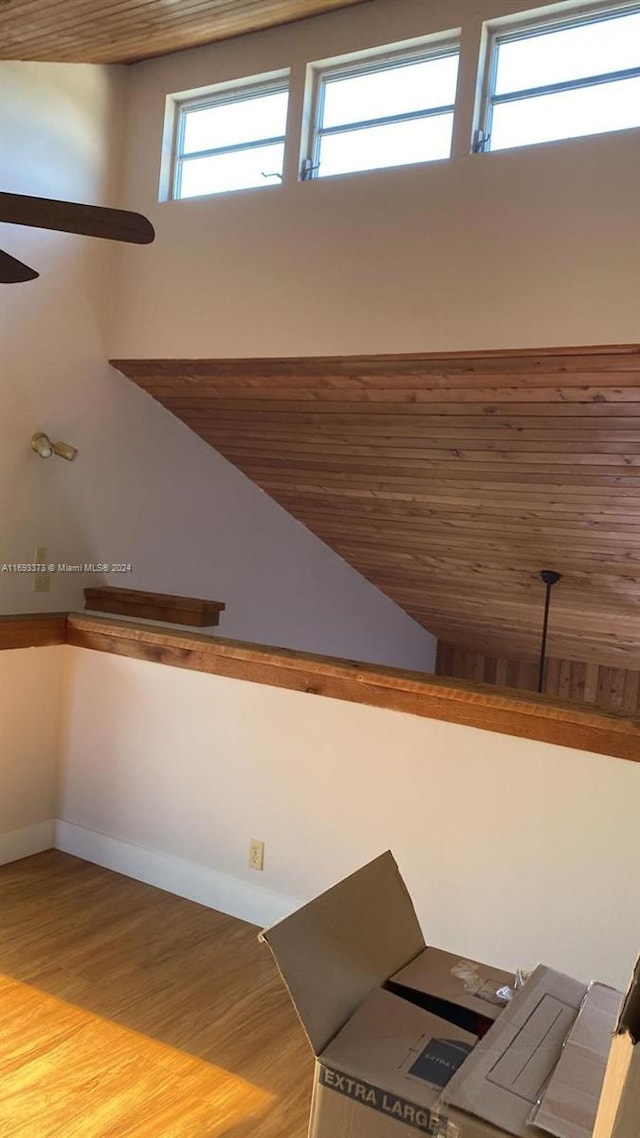 details with wood-type flooring and ceiling fan