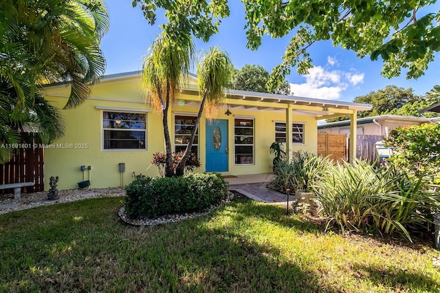 view of front of house with a front yard