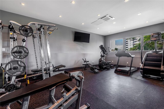 400 Tamarind Dr, Hallandale Beach, FL 33009 - photo 37