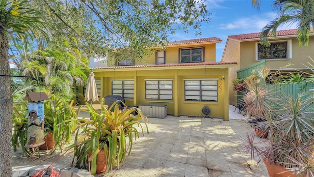 view of mediterranean / spanish-style home