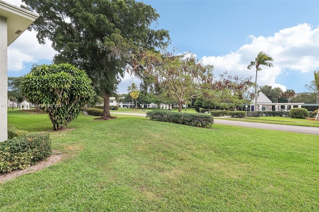 2703 Nassau Bnd Unit C2, Coconut Creek, FL 33066 - view of grassy yard