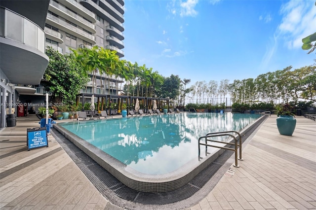 121 NE 34th St Unit 3014, Miami, FL 33137 - view of community pool