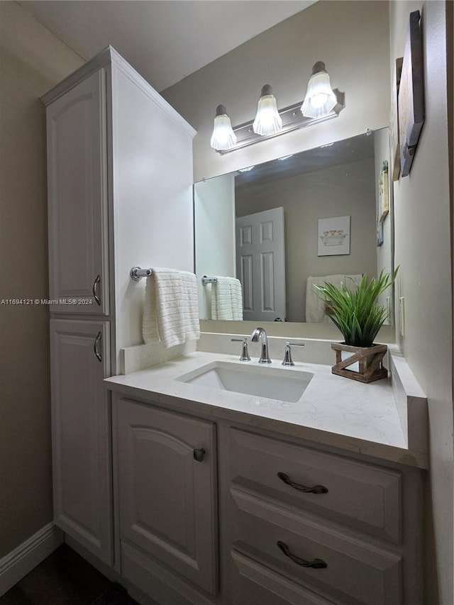 bathroom with vanity