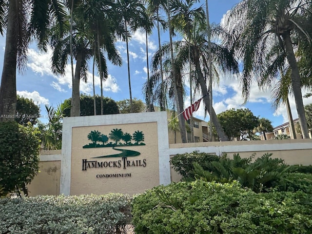 view of community / neighborhood sign