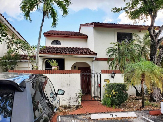 view of mediterranean / spanish-style home