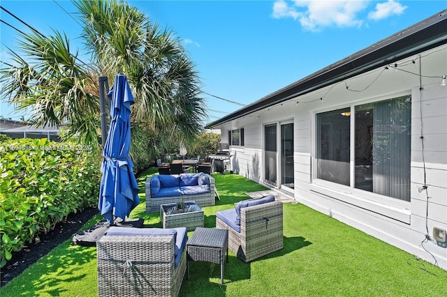 view of yard featuring an outdoor living space