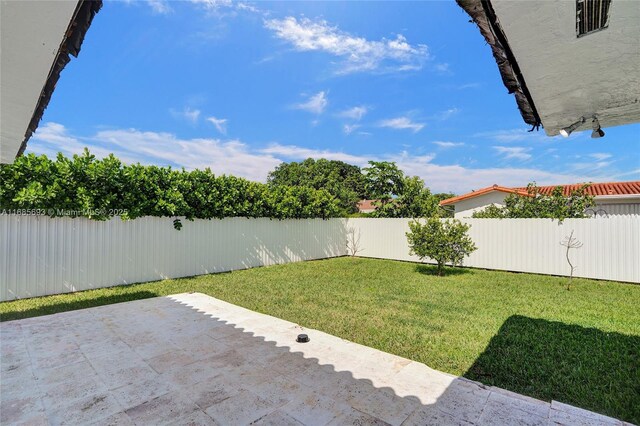 8925 SW 11th St, Miami, FL 33174 - view of yard with a patio