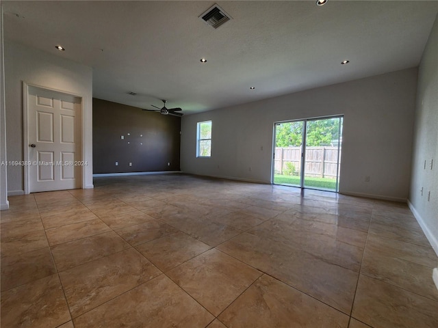 empty room with ceiling fan