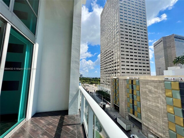 300 S Biscayne Blvd Unit 826, Miami, FL 33131 - balcony featuring a city view
