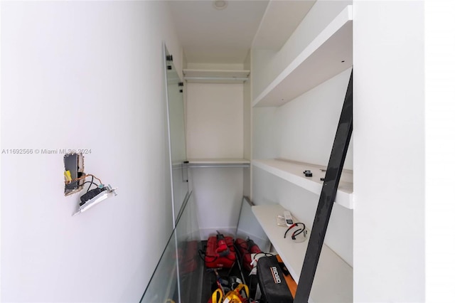 2537 Marathon Ln, Fort Lauderdale, FL 33312 - view of storage area