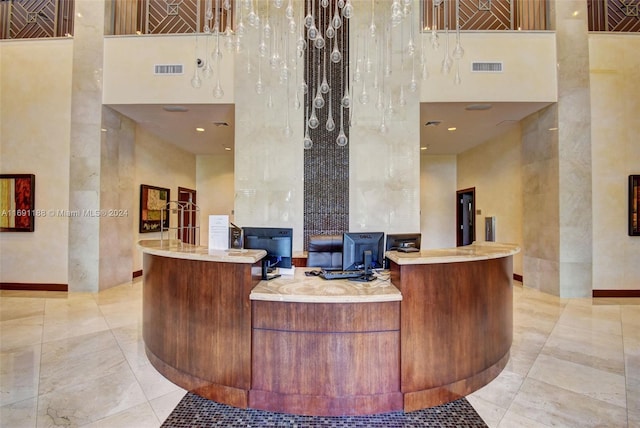 450 N Federal Hwy Unit 104N, Boynton Beach, FL 33435 - welcome area with a towering ceiling