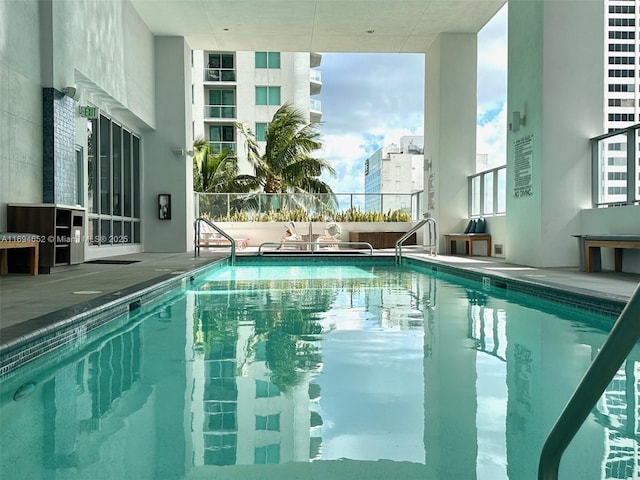 227 NE 2nd St Unit 1705, Miami, FL 33132 - view of indoor community pool