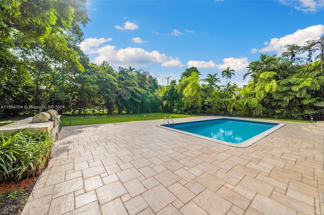 Listing photo 3 for 2615 Alhambra Cir, Coral Gables FL 33134