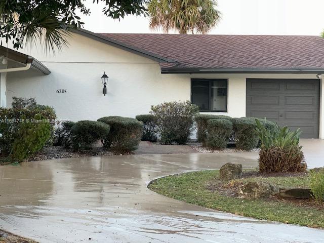 6205 Jacaranda Cir, Tamarac, FL 33319 - photo 22