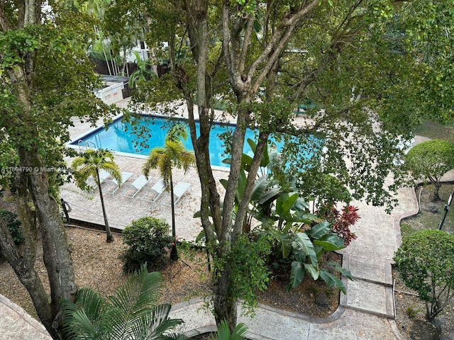 6884 N Kendall Dr Unit C407, Pinecrest, FL 33156 - view of community pool
