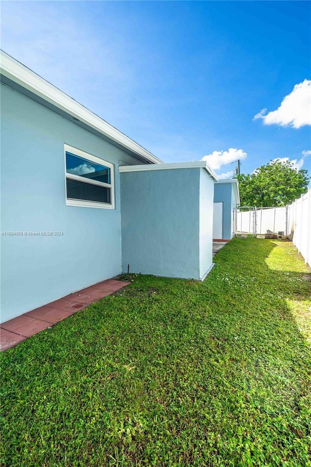 4450 SW 34th Dr, Dania Beach, FL 33312 - view of yard