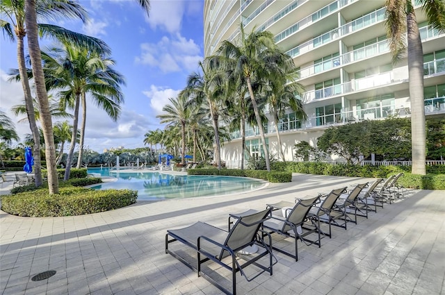 view of swimming pool