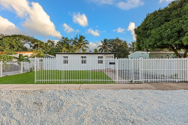 exterior space featuring a yard