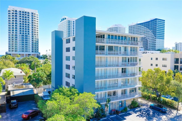 524 Orton Ave Unit 603, Fort Lauderdale, FL 33304 - view of property featuring uncovered parking and a city view