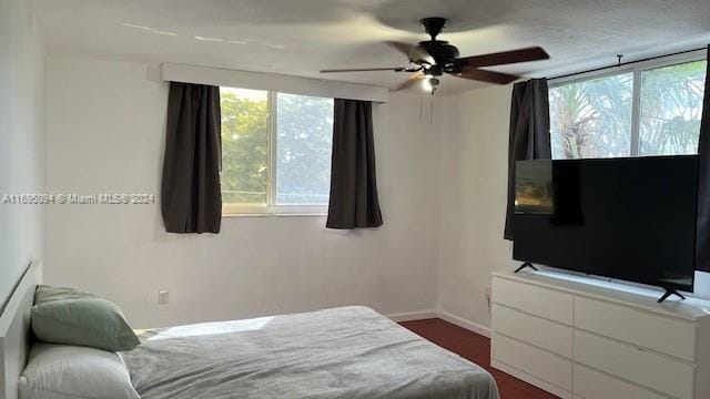 bedroom featuring ceiling fan