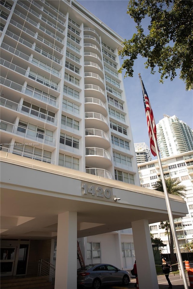 1420 Brickell Bay Dr Unit 1506D, Miami, FL 33131 - view of apartment building / complex