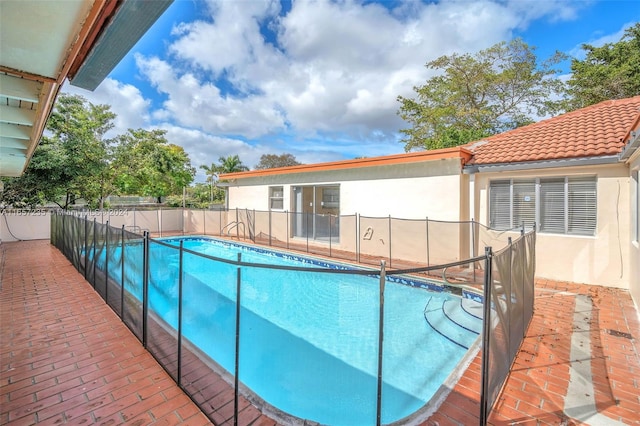 view of swimming pool