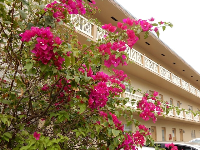 5051 W Oakland Park Blvd Unit 302, Lauderdale Lakes, FL 33313 - view of building exterior