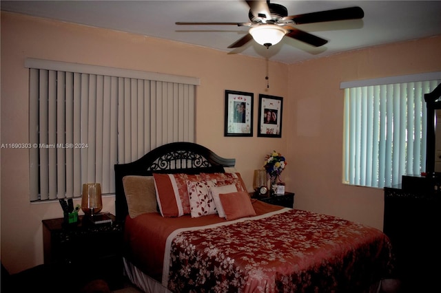 bedroom featuring ceiling fan