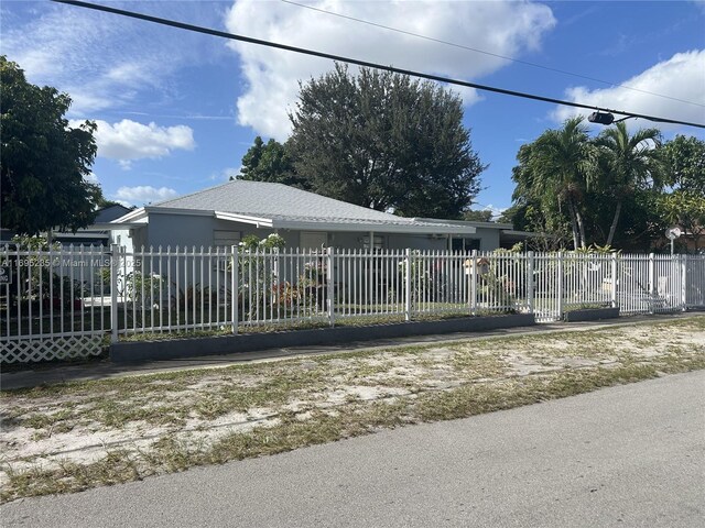 view of front of property