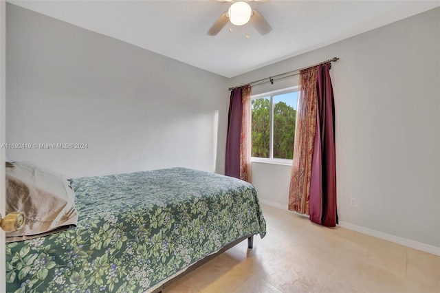 bedroom featuring ceiling fan