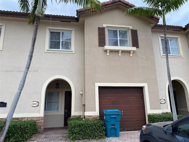 view of front of house with a garage