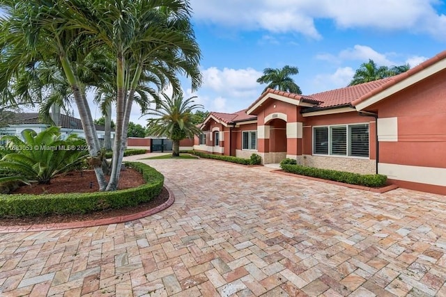 view of mediterranean / spanish-style house