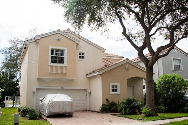 view of front of house with a garage