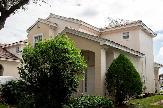 view of home's exterior