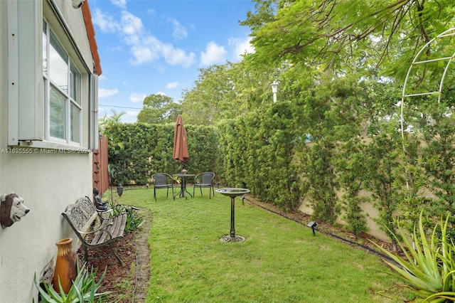 1900 SW 21st Ave, Miami, FL 33145 - view of green lawn
