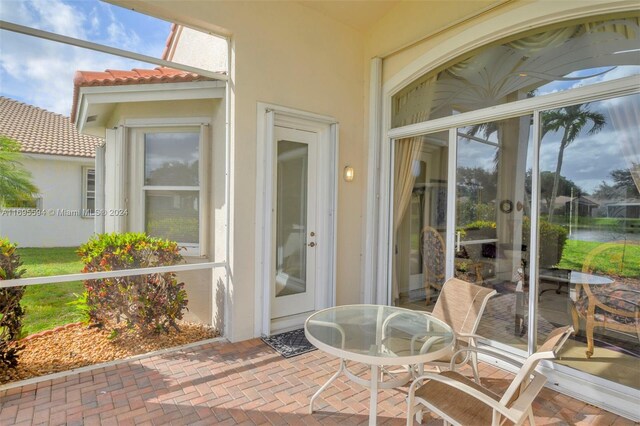 sunroom / solarium with a skylight