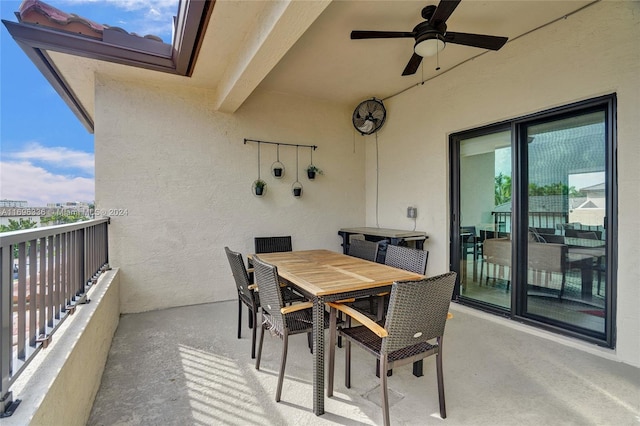 balcony featuring ceiling fan