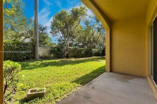 view of yard with a patio