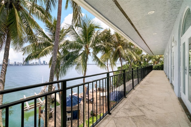 814 W Dilido Dr, Miami Beach, FL 33139 - balcony featuring a water view