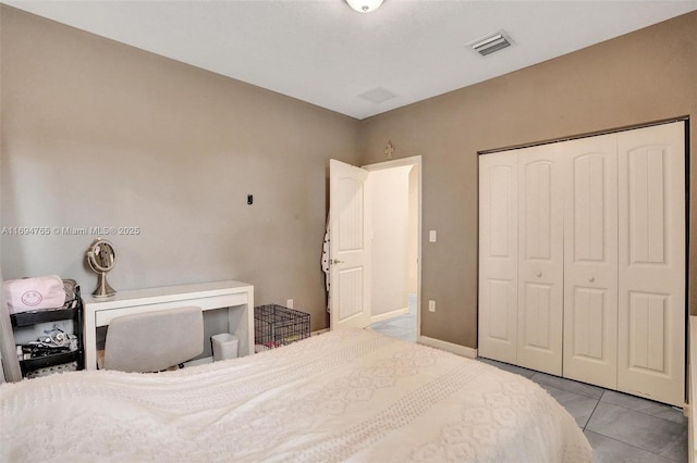 bedroom with a closet