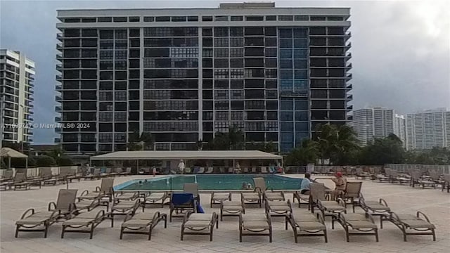 view of swimming pool