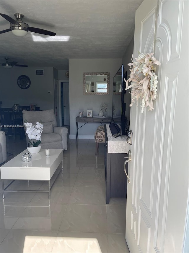 Listing photo 3 for 121 NE 204th St Unit 6, Miami Gardens FL 33179