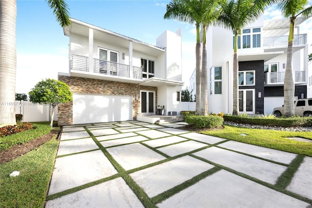 view of front of home featuring a garage