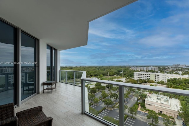 17301 Biscayne Blvd Unit 1404, North Miami, FL 33160 - balcony featuring a city view