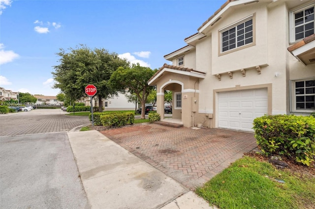 view of front of house featuring a garage