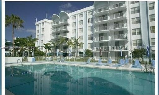 498 NW 165th St Rd Unit D-607, Miami, FL 33169 - view of community pool
