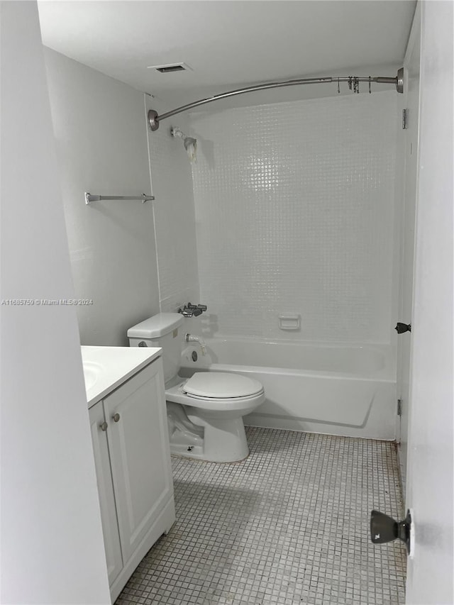 498 NW 165th St Rd Unit D-607, Miami, FL 33169 - full bath featuring vanity, shower / washtub combination, toilet, and tile patterned flooring