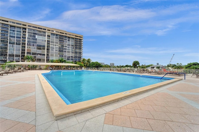 view of swimming pool