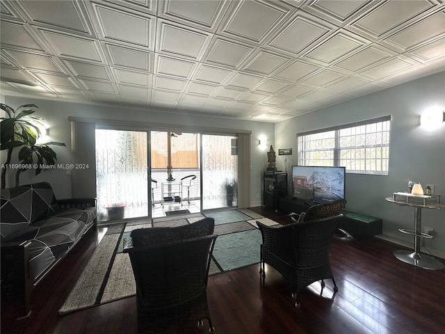 12900 SW 13th St Unit 214E, Pembroke Pines, FL 33027 - living room featuring wood finished floors and an ornate ceiling
